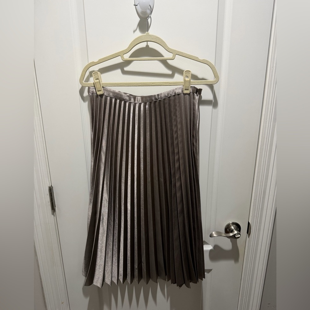 Metallic Pleated Skirt